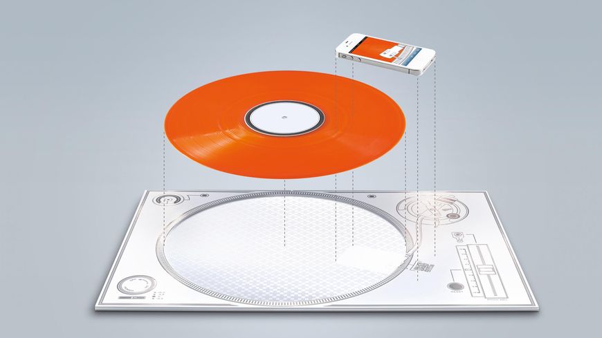 Un disque, un iPhone, et... du carton | Kontor