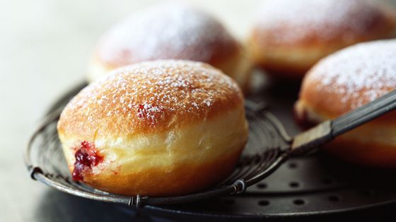 Tiens voilà du beignet ©Getty - ZenShui/Laurence Mouton
