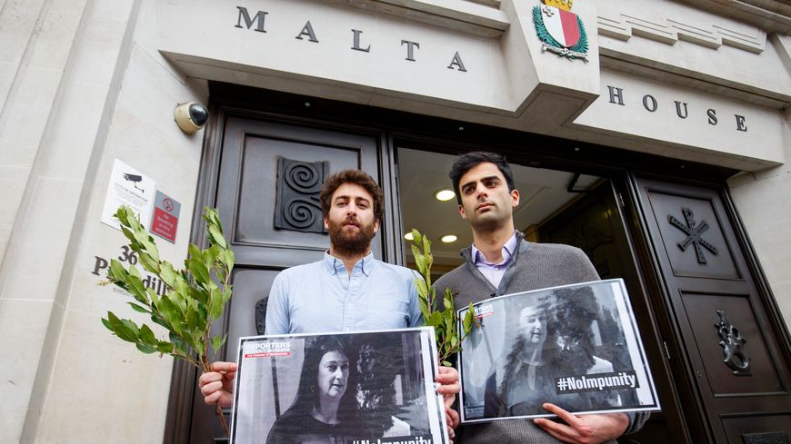 Matthew Caruana Galizia (à gauche) et son frère Paul à Londres en avril 2018.