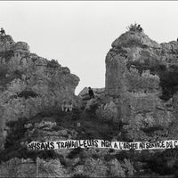 Rassemblement pour sauver le plateau du Larzac face à l'extension du camp militaire dans les années 1970