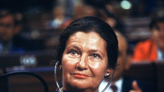 Simone Veil, candidate à la présidence du Parlement européen, participe au débat du 24 juillet 1984 à Strasbourg lors des élections européennes. ©AFP - MARCEL MOCHET
