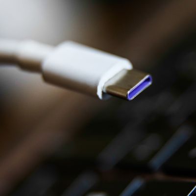 Un connecteur USB-C. Image d'illustration.