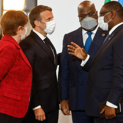La directrice générale de la Banque mondiale Kristalina Georgieva et les présidents français, Emmanuel Macron, sénégalais, Macky Sall, et de RDC, Félix Tshisekedi, au sommet à Paris, le 18 mai 2021.