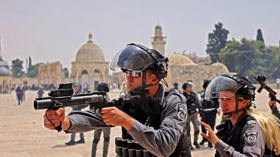 Affrontements sur l' Esplanade des Mosquées ©AFP - Ahmad Gharabli