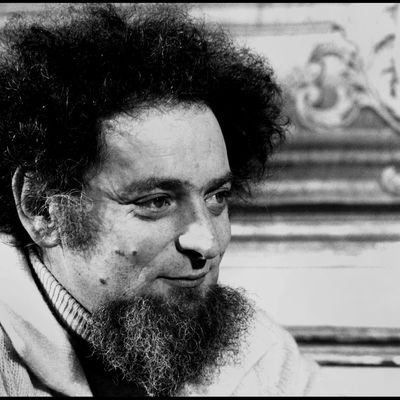 Georges Perec le 27 novembre 1978, jour de l'obtention du prix Médicis pour "La vie mode d'emploi"