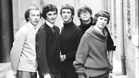 The Zombies in West London, 1965. L-R Hugh Grundy, Colin Blunstone, Paul Atkinson, Chris White, Rod Argent. ©Getty - Stanley Bielecki/ASP/Getty Images