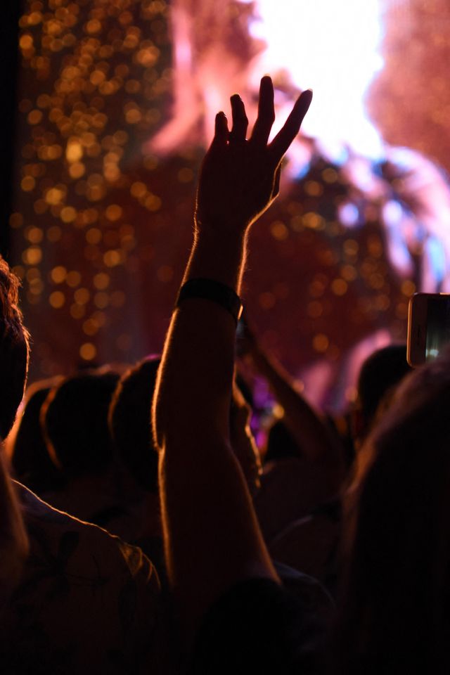 Indochine performed in front of 5,000 spectators at Accor Arena in Paris on May 29, during a test party.