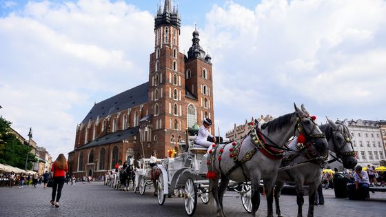 La ville de Cracovie recrute des trompettistes pour sonner le hejnal du haut de la Basilique Sainte-Marie ©Getty - SOPA Images