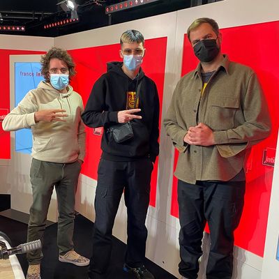 Le rappeur Michel avec Éric et Quentin