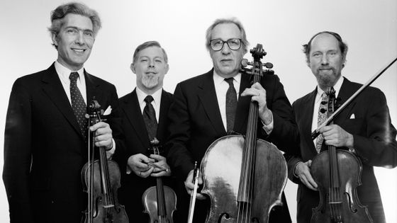 Le Quatuor Guarneri en 1985 : Arnold Steinhardt, John Dalley, violons - Michael Tree, alto - David Soyer, violoncelle ©Getty - Photo by Jack Mitchell / Getty Images