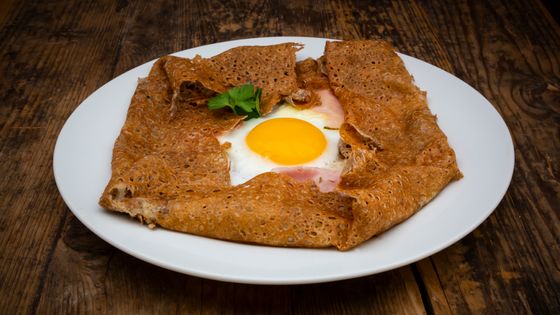 La galette de sarrasin se mange croquante ou fondante, au choix... ©Getty - Westend61