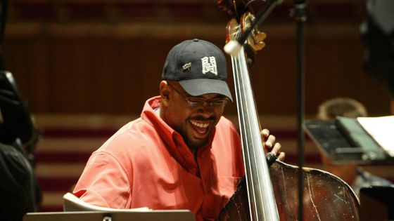 Le contrebassiste Christian McBride en répétition à l'opéra de Sydney en 2005 - Fairfax Media via Getty Images