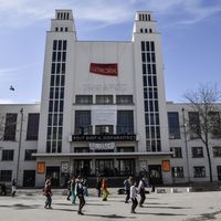 "Tout doit-il disparaître ?" - Performance dansée devant le Théâtre National Populaire à Villeurbanne, 9 avril 2021.