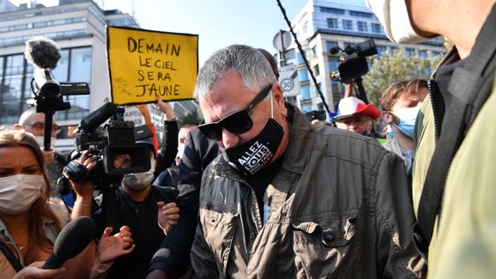 Jean-Marie Bigard lors d’une manifestation à l’appel des gilets jaunes le 12 septembre 2020 à Paris. ©AFP - ALAIN JOCARD