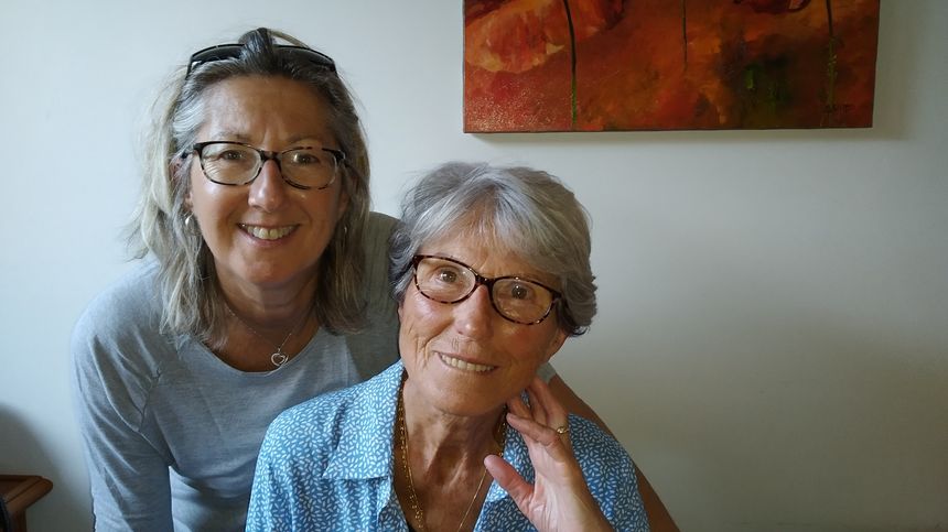 Marianne, 53 ans assistante de vie et sa maman Christiane, 82 ans ancienne commerçante. Mère et fille vivent à Mèze dans l'Hérault