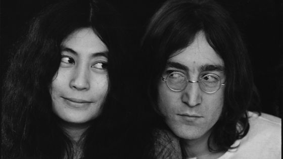Yoko Ono et John Lennon (1940 - 1980), Décembre 1968 ©Getty - Photo, Susan Wood / Getty Images