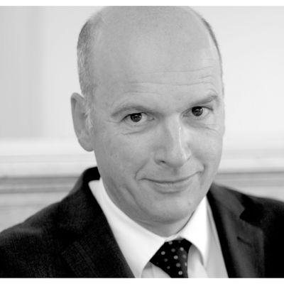 L'avocat François Saint-Pierre qui fait paraître chez Odile Jacob "Un pays qui voudrait rester libre".