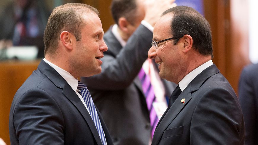 Joseph Muscat et François Hollande à Bruxelles en mars 2013.