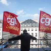 De nombreux lieux culturels sont encore occupés par des intermittents du spectacle et des étudiants, alors que les salles de spectacles sont censées rouvrir le 19 mai prochain