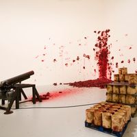 L'installation Shooting into the Corner" d'Anish Kapoor, au musée Guggenheim de Bilbao.