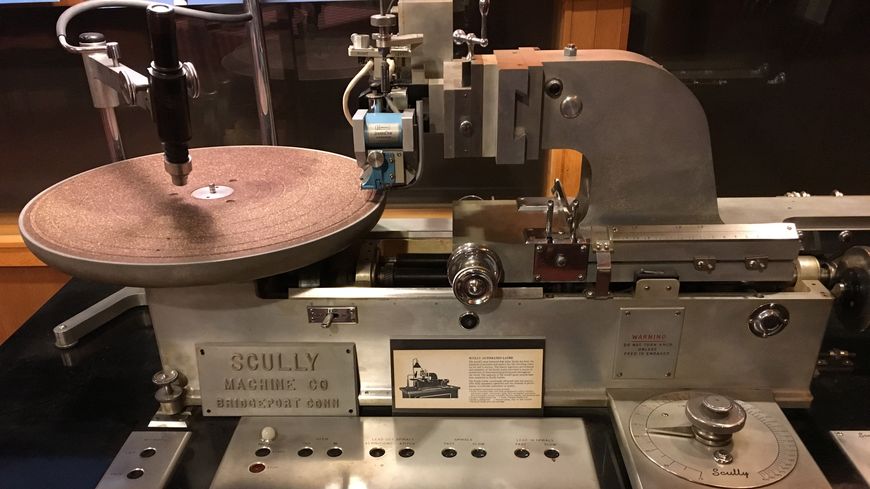 Machine à gravure microsillon - Photo du studio Van Gelder