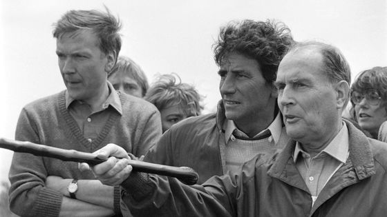 François Mitterrand et Jack Lang en 1983 à Solutré lors du pèlerinage annuel du président ©AFP - LUC NOVOVITCH