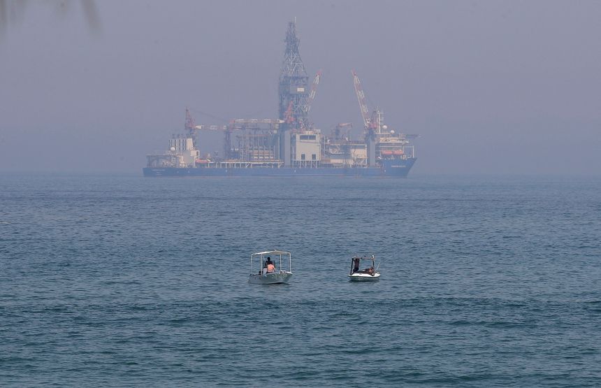 Le navire d'exploration "Tungsten Explorer", affrété par un consortium Total-ENI, croise au large de Dbayé, au nord de Beyrouth en avril 2020.