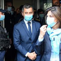 Le ministre de l'intérieur, Gérald Darmanin, à la sortie d'un commissariat de police à Marseille le 24 mai 2021