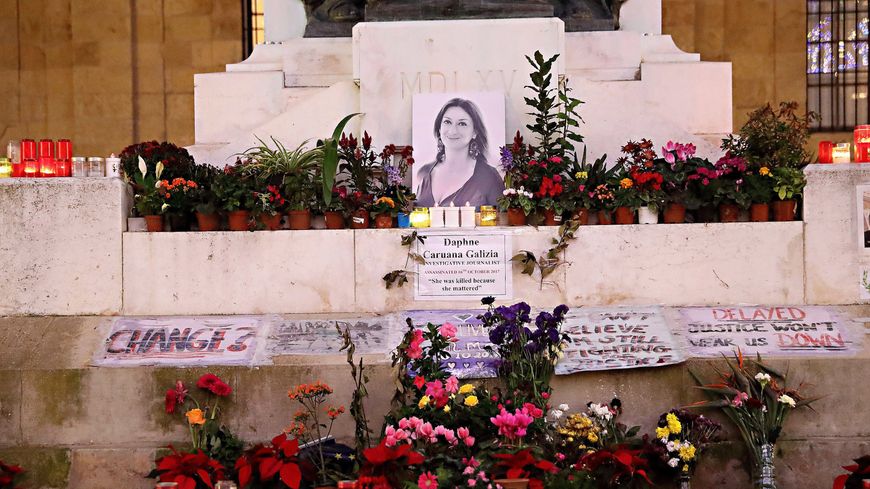 Le mémorial installé par les défenseurs de la mémoire de la journaliste juste en face du palais de justice de La Valette.