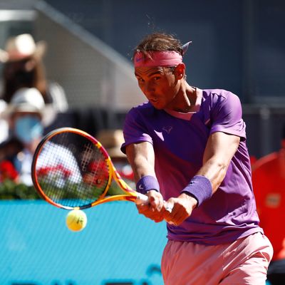 Le joueur de tennis, Rafael Nadal lors de son match du simple masculin, à La Caja Magica le 5 mai 2021 à Madrid, Espagne.