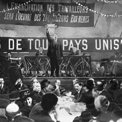 Marcel Cachin, directeur de L'Humanité, est l'un des plus fervents partisans à la création du PCF.