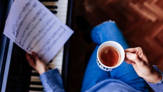 Le festival Amateurs Virtuoses fait la part belle aux pianistes amateurs du 1er au 6 juin, proposant plusieurs concerts au Théâtre du Châtelet et à la Philharmonie ©Getty - Eva Blanco / EyeEm