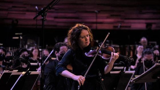 9 avril 2021, Auditorium Radio France, Paris : Patricia Kopatchinskaja, violon & L' Orchestre Philharmonique de RF ©Radio France - Christophe Abramowitz / RF