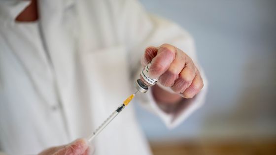 La vaccination peut-elle sauver le déconfinement ? ©AFP - Garo Phanie