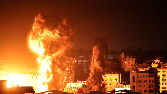 Photo des affrontements avec Israël prise dans les territoires palestiniens de Gaza le 17 mai 2021. ©AFP - ANAS BABA
