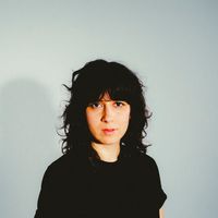 Laura Cahen est de retour avec "Une fille" un nouvel album autobiographique et poétique, hommage aux femmes
