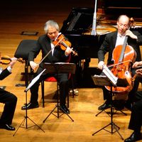 Le Quatuor de Tokyo : Martin Beaver et Kikuei Ikeda, violons, Clive Greensmith, violoncelle et Kazuhide Isomura, alto lors du Festival de Bologne, en 2012