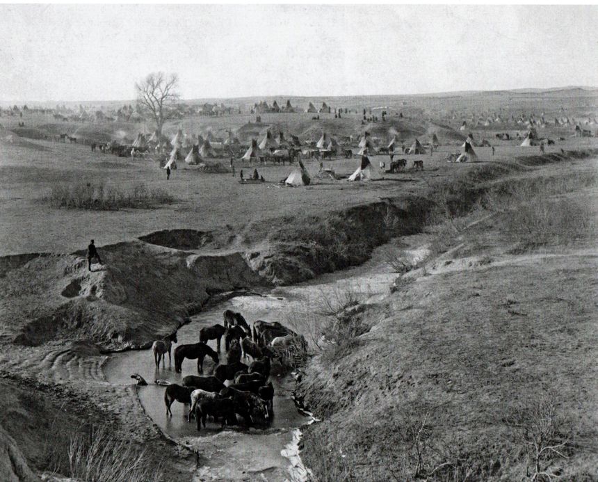 Vue générale de Wounded Knee, village Sioux, avant le massacre en décembre 1890.