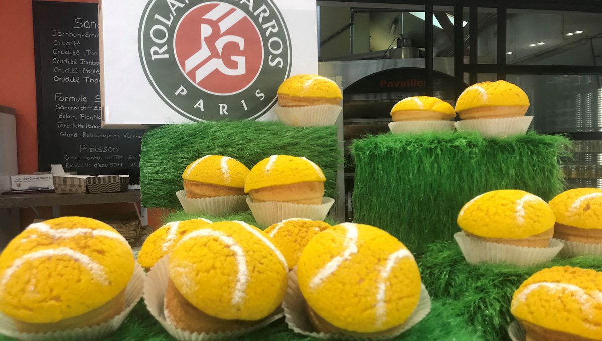 Un Patissier Sarthois Propose Des Desserts En Balles De Tennis Pendant Roland Garros