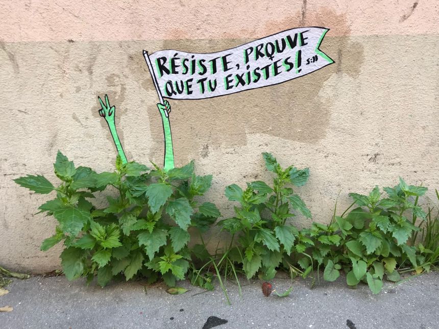 "Résiste" - Message majeur du minuscule – 2018 - Collage.