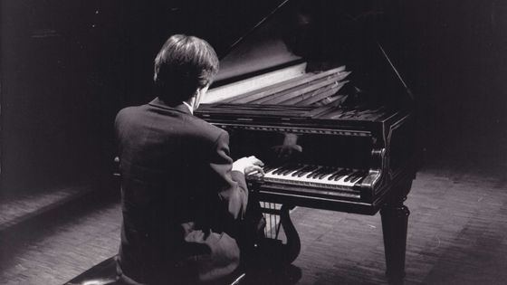 Le pianiste Cyril Huvé photographié vers 1986 - Odette Weill
