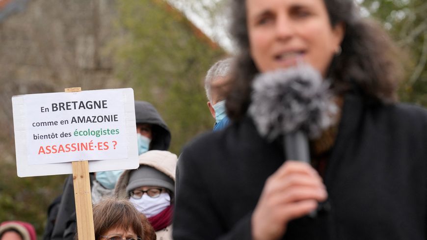 En avril dernier, une manifestation a été organisée en soutien à la journaliste Morgan Large, l'une des co-fondatrices de Splann !, victime d'intimidations.
