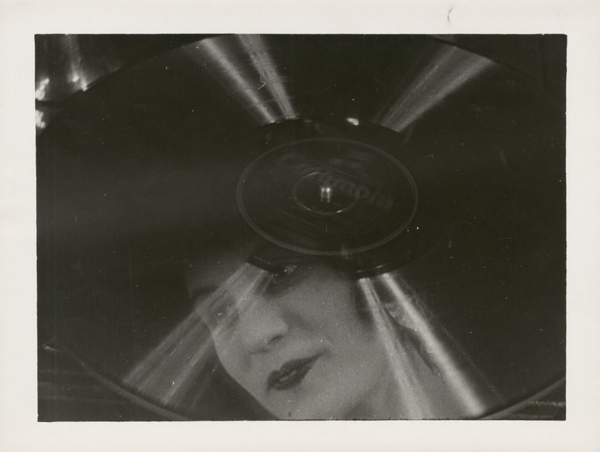 "Disque 957" (1928), un film de Germaine Dulac (1882–1942)