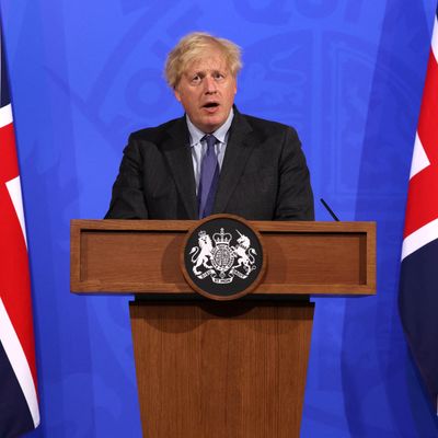 Londres le 14 juin 2021 : le Premier ministre britannique Boris Johnson annonce la suspension de la dernière étape du déconfinement en Angleterre