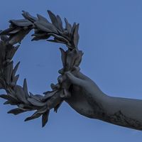 Détail de statue dans les jardins du Château de Schwerin@Westend61