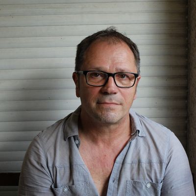 Gilbert a passé 33 ans dans la pénitentiaire, dont 22 au SMPR (le Service Médico-Psychologique Régional), un service réputé difficile où les détenus atteints de troubles psychiatriques sont pris en charge.