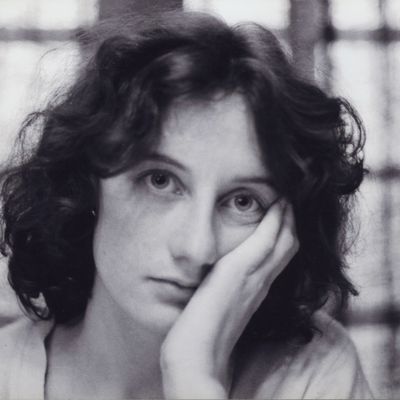Caroline Champetier sur le tournage de "Trop tôt, trop tard" de Jean-Marie Straub et Danièle Huillet, 1982
