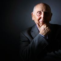Le compagnon de la Libération Daniel Cordier, secrétaire de Jean Moulin, le 17 juin 2014 à Paris, France.