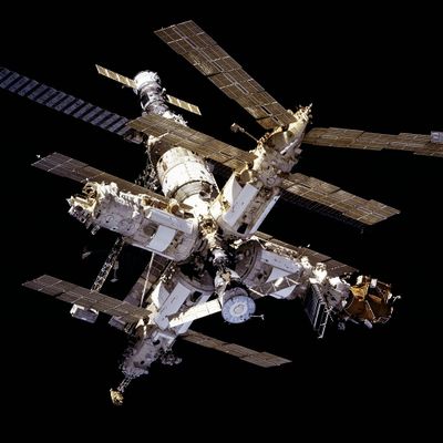 La station Mir : troisième génération de station spatiale
