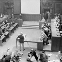 Procès de Nuremberg (Vue générale de la salle d'audience pendant le procès à Nuremberg, Allemagne en 1946)